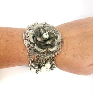 Vintage Pearl Flower Bracelet Silver Beaded Floral Statement Antique Style Chain